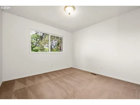 818 SE 119th Avenue Vancouver WA 98683