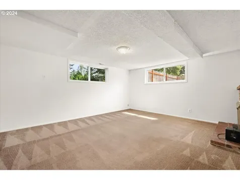 818 SE 119th Avenue Vancouver WA 98683