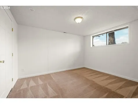 818 SE 119th Avenue Vancouver WA 98683