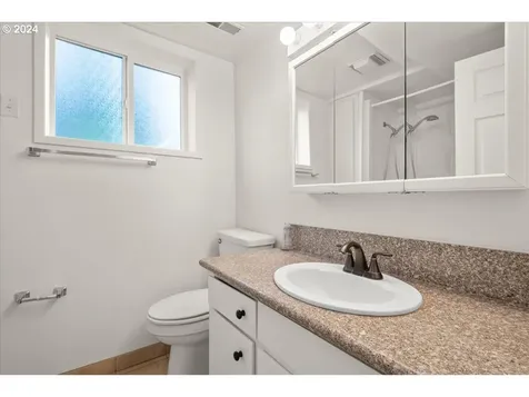 818 SE 119th Avenue Vancouver WA 98683