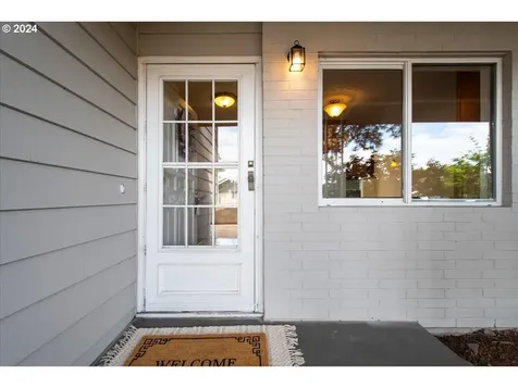 818 SE 119th Avenue Vancouver WA 98683