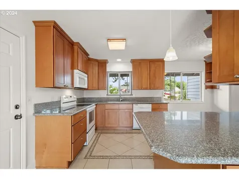 818 SE 119th Avenue Vancouver WA 98683