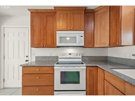818 SE 119th Avenue Vancouver WA 98683