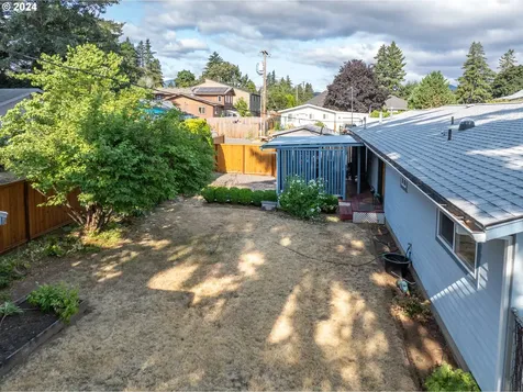 1613 C Street Hood River OR 97031