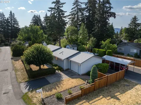 1613 C Street Hood River OR 97031