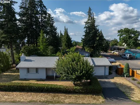 1613 C Street Hood River OR 97031