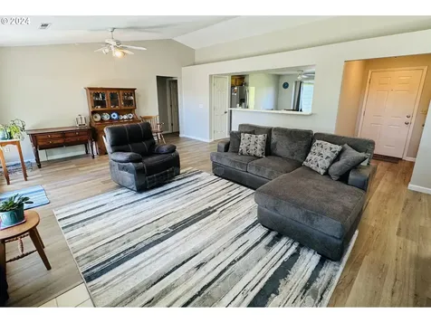 2189 39th Street Washougal WA 98671
