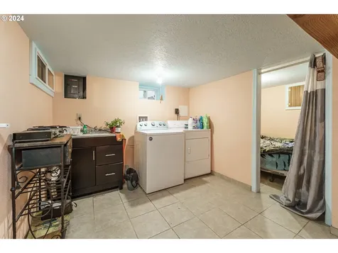 6029 Se 86th Avenue Portland OR 97266