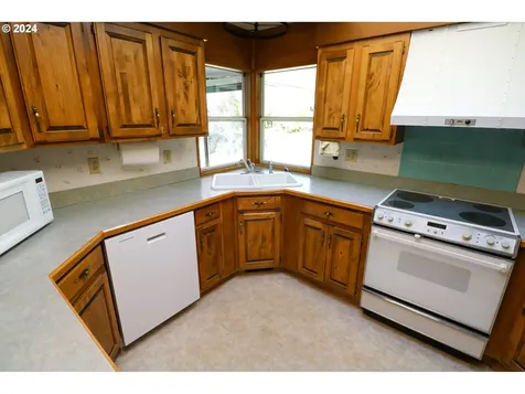 62828 Poppy Road Coos Bay OR 97420