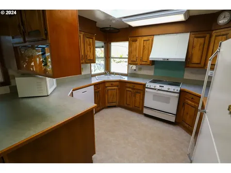 62828 Poppy Road Coos Bay OR 97420