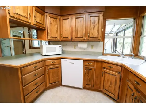 62828 Poppy Road Coos Bay OR 97420