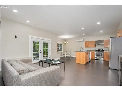 8143 SE Clydie Court Portland OR 97206