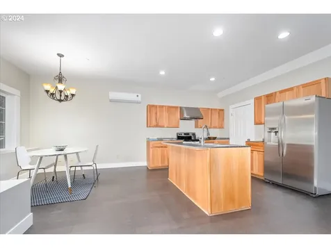 8143 SE Clydie Court Portland OR 97206
