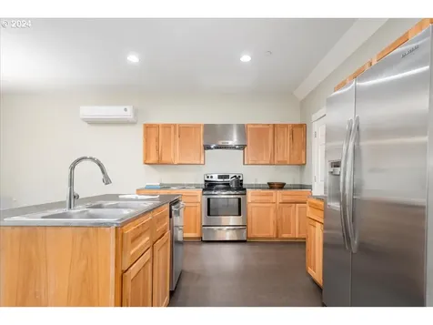 8143 SE Clydie Court Portland OR 97206