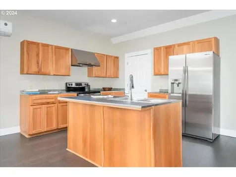 8143 SE Clydie Court Portland OR 97206