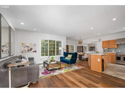 8143 SE Clydie Court Portland OR 97206