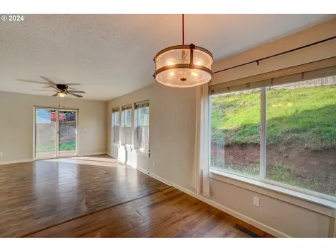 326 Nw Pacific Hills Drive Willamina OR 97396
