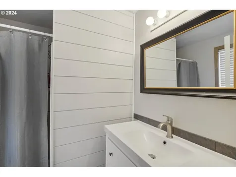 118 Regal Lane Kelso WA 98626