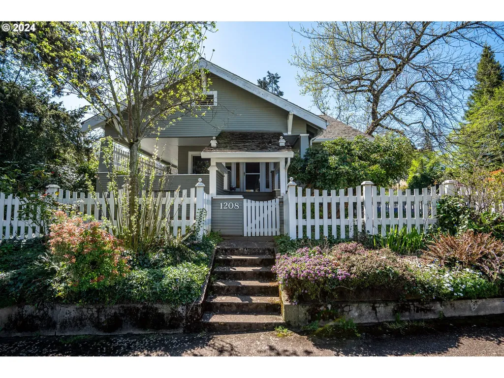 1208 E 19th Avenue Eugene OR 97403