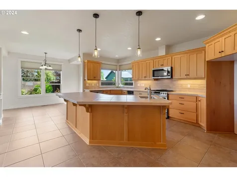2716 Nw 127th Street Vancouver WA 98685