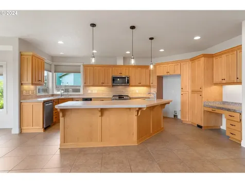 2716 Nw 127th Street Vancouver WA 98685