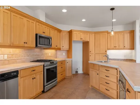 2716 Nw 127th Street Vancouver WA 98685