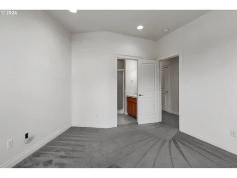 2716 Nw 127th Street Vancouver WA 98685