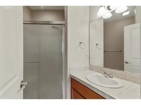 2716 Nw 127th Street Vancouver WA 98685