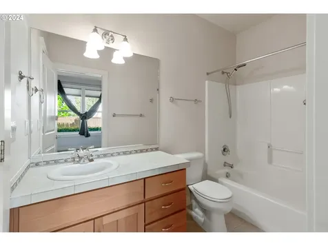 2716 Nw 127th Street Vancouver WA 98685