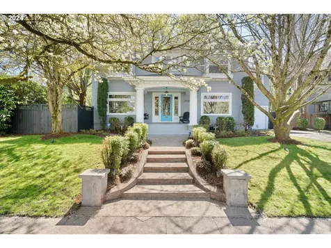 3448 E Burnside Street Portland OR 97214
