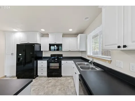1635 Birch Avenue Cottage Grove OR 97424