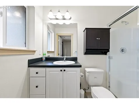 1635 Birch Avenue Cottage Grove OR 97424