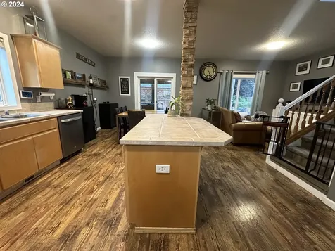 1367 N 24th Circle Washougal WA 98671