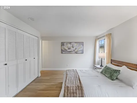 1920 NE 148th Place Portland OR 97230