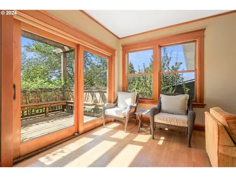 5160 NE Wistaria Drive Portland OR 97213