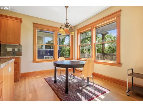 5160 NE Wistaria Drive Portland OR 97213