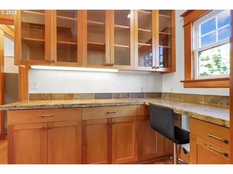 5160 NE Wistaria Drive Portland OR 97213