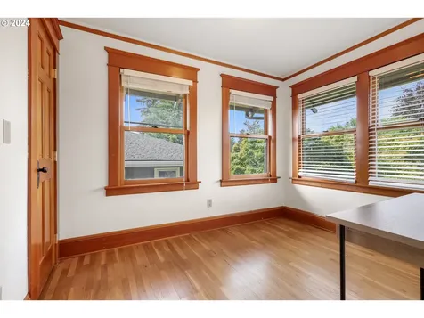 5160 NE Wistaria Drive Portland OR 97213