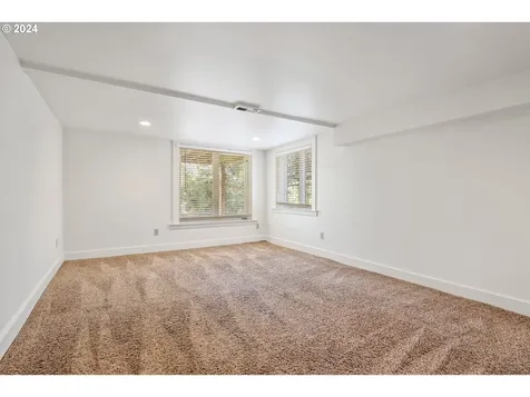 5160 NE Wistaria Drive Portland OR 97213
