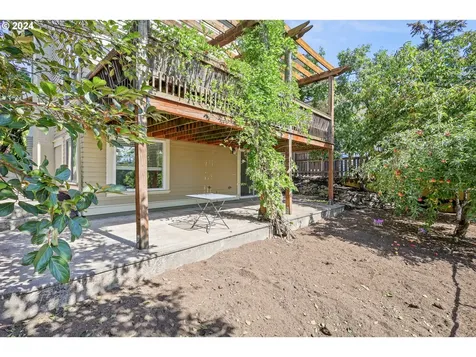 5160 NE Wistaria Drive Portland OR 97213