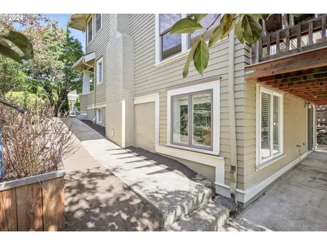 5160 NE Wistaria Drive Portland OR 97213