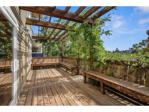 5160 NE Wistaria Drive Portland OR 97213