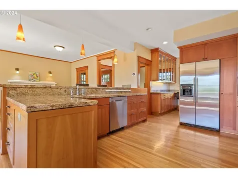 5160 NE Wistaria Drive Portland OR 97213