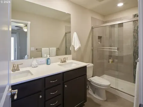 15330 NE 70th Street Vancouver WA 98682