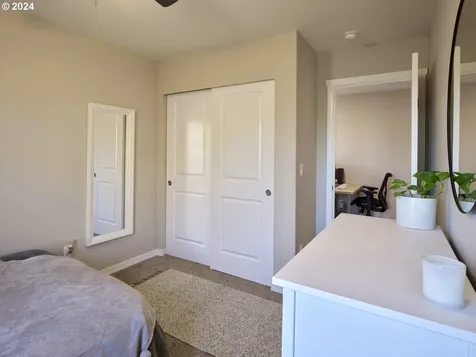 15330 NE 70th Street Vancouver WA 98682