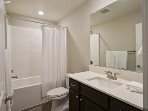 15330 NE 70th Street Vancouver WA 98682