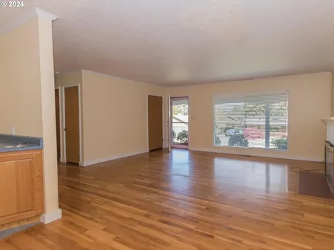 12626 Ne Davis Street Portland OR 97230