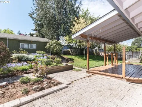 12626 Ne Davis Street Portland OR 97230