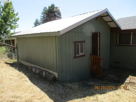 4557 Ridenour Street Roseburg OR 97470