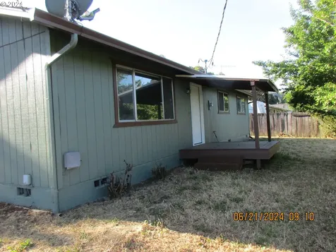 4557 Ridenour Street Roseburg OR 97470